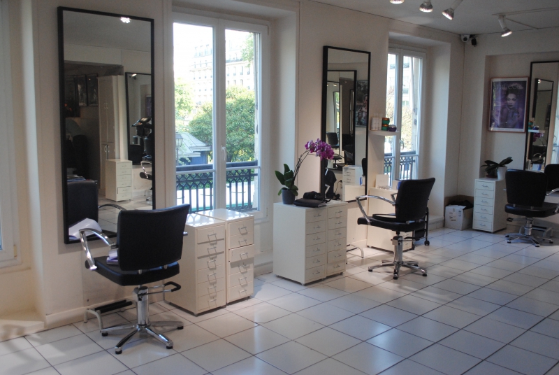 salon-coiffure-GUILLAUMES-min_floor-home-office-property-living-room-room-781228-pxhere.com